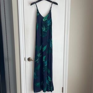 Old Navy V-Neck Navy Palm Print Maxi Dress M